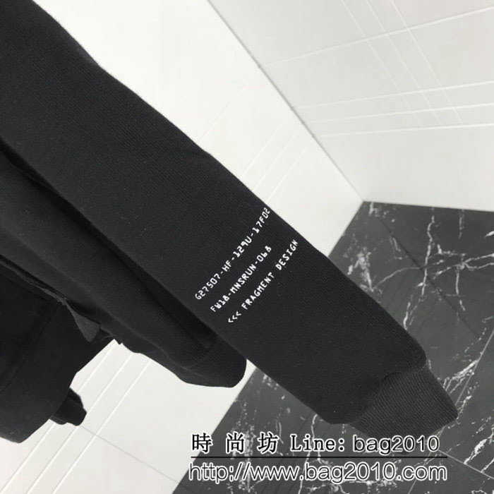 MONCLER蒙口 x 藤原浩 18FW秋冬新款 後背藤原浩閃電標誌 加絨加厚外套 情侶款 ydi1690